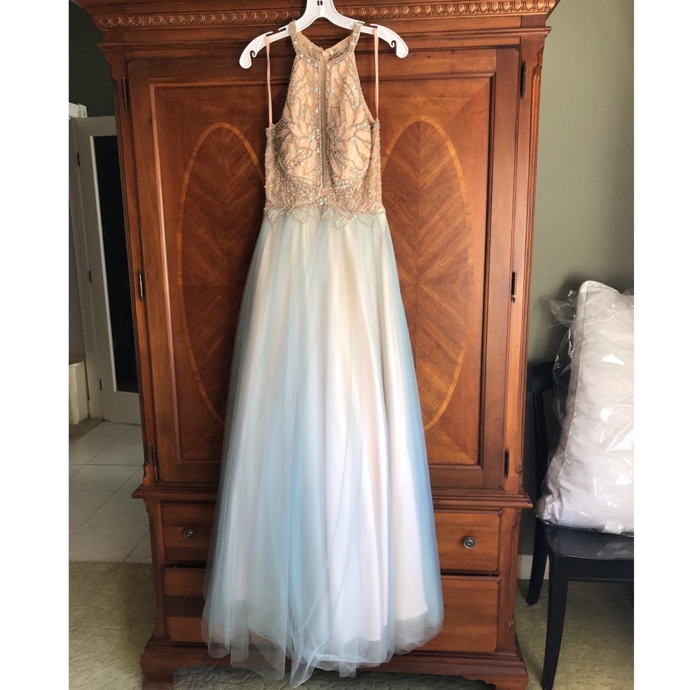 Prom Dress - Picture 2 of 5